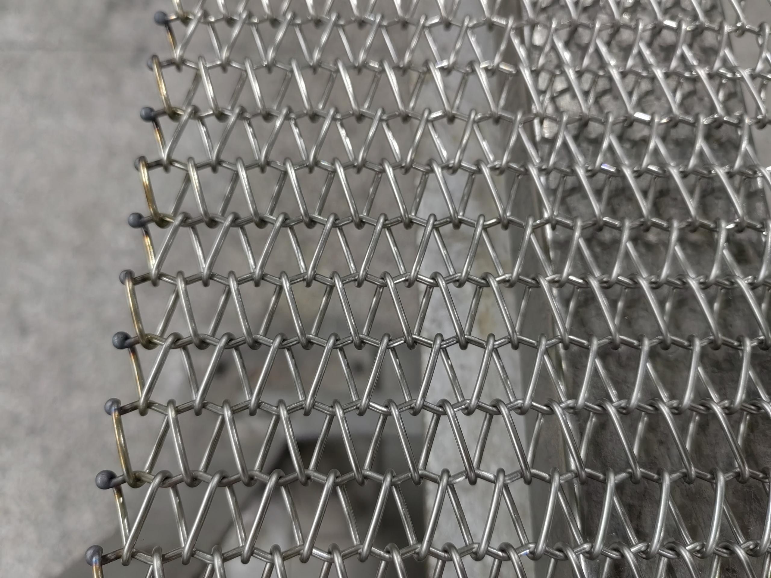 UV烘干設(shè)備網(wǎng)帶選型指南:轉(zhuǎn)彎直徑小于100mm的解決方案